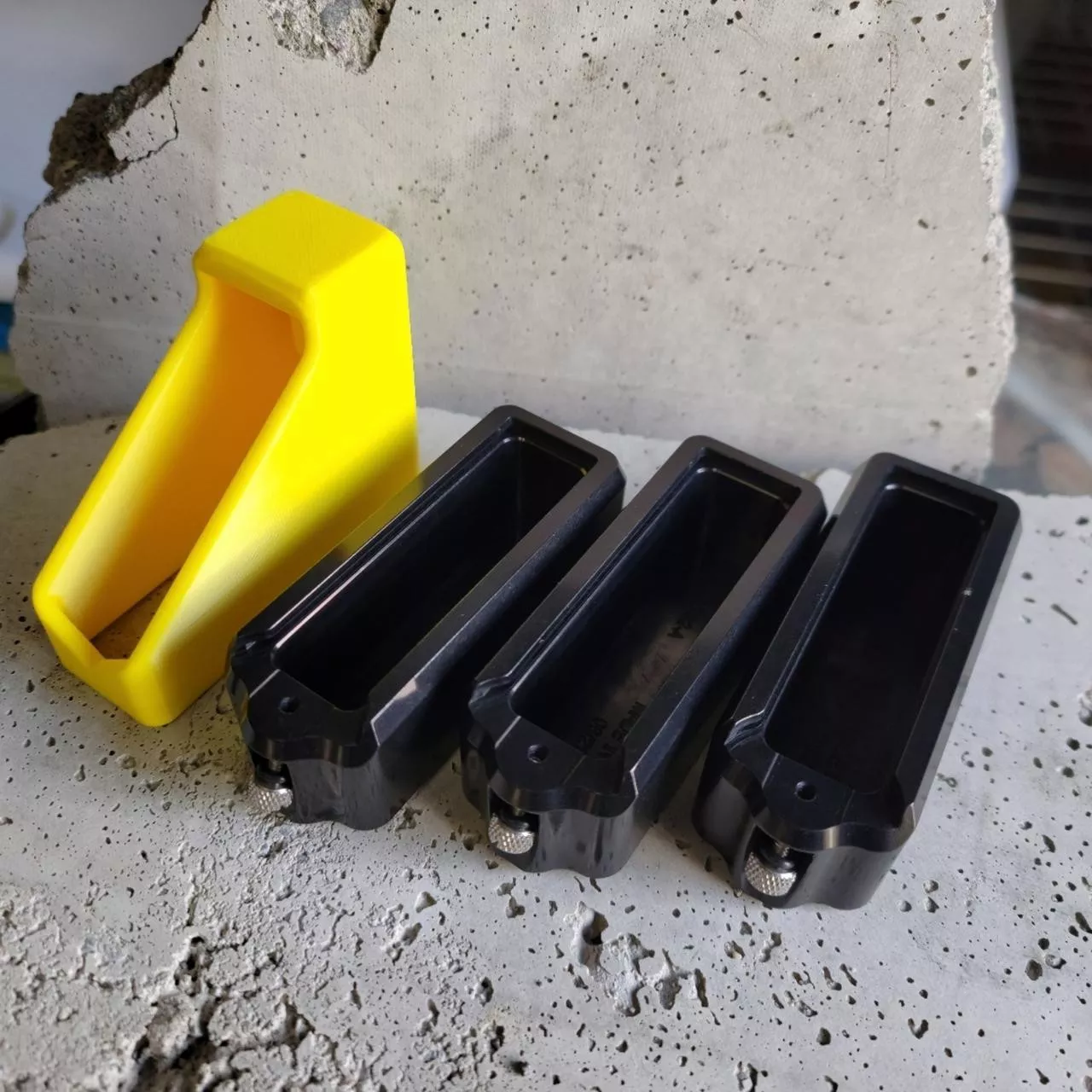 Taylor Freelance VR82 +2 Magazine Extensions and Load Kit